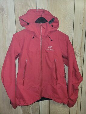 Arcteryx Beta SL Hybrid Gore-tex shell Small Womens Red
